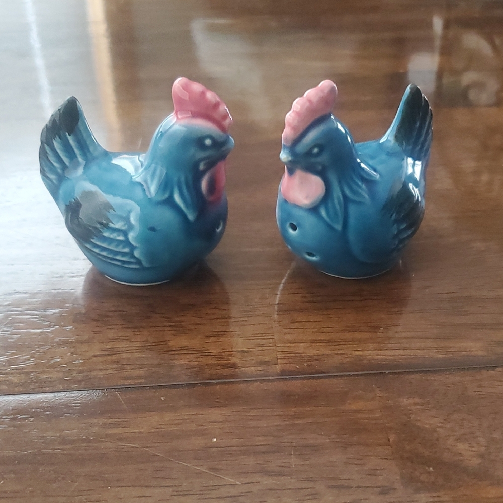 Blue Rooster Salt and Pepper Shakers